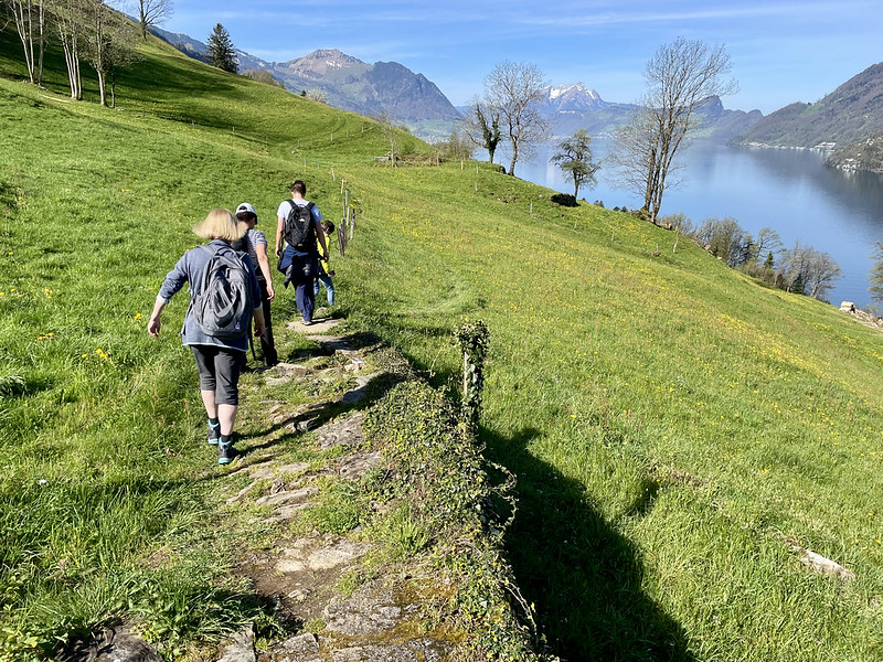 Zwischen Volligen und Triglis, hinten weiss der Pilatus