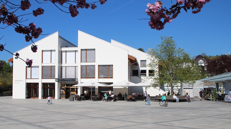 Die «Zolliker Stube» am Dorfplatz im Jahr 2016