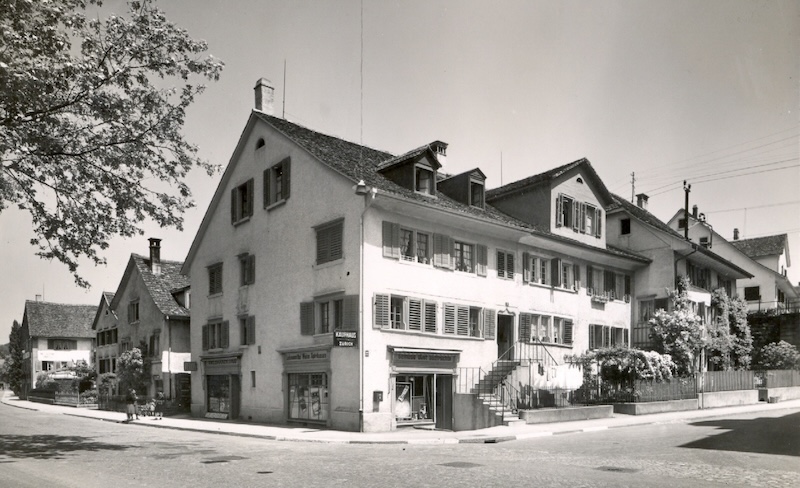 Die beiden Häuser im Jahr 1944 (Foto: Zolliker Ortsmuseum)