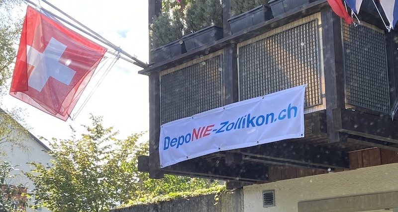 Protestplakat im Zollikerberg (Foto: ZN)