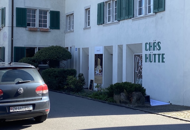 Der Chäsbueb in der Chäshütte